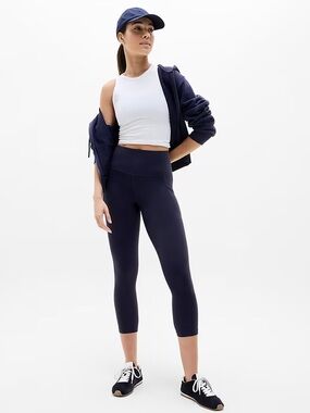 Athleta Ultimate Stash II Capri Leggings in Navy
